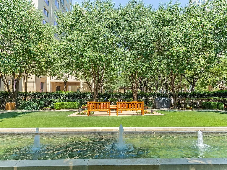 2525 N Pearl St #1105 — Photo 34