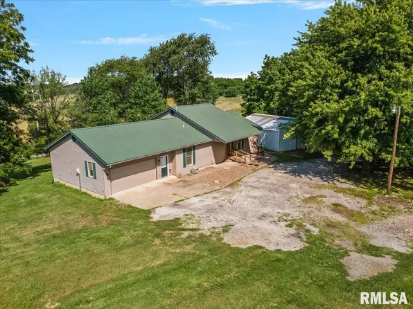 1997 New Lake Rd, Jacksonville, IL 62650