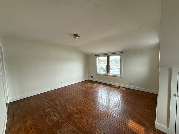 4th image of 307 W Shore Rd APT 5