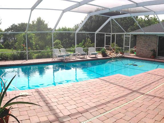 4th image of 135 River Woods Dr