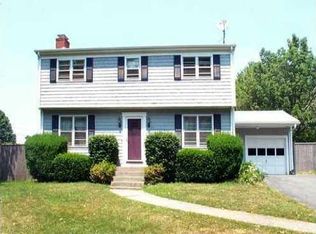 17 Redwood Rd, Portsmouth, RI 02871
