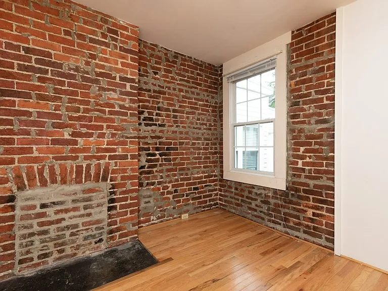 1239 W Cary St #2 — Photo 13