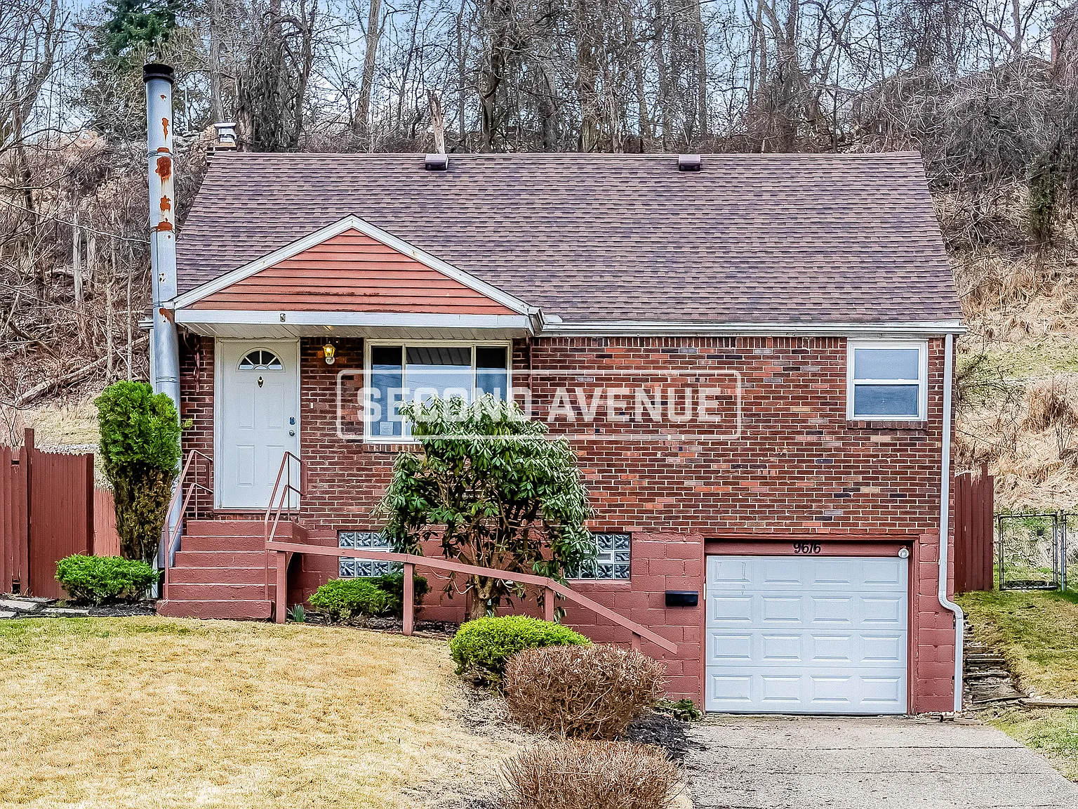 3 bed, 2.0 bath, 1637 sqft, $1,595 — Photo 1