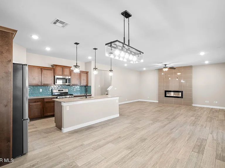 10013 Hueco Junction Rd — Photo 18
