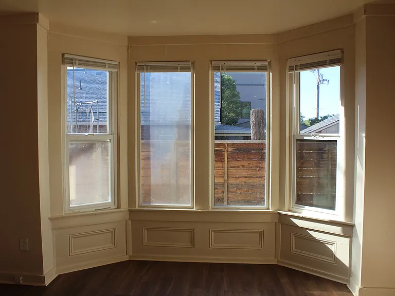 Recently renovated | Bay window | Walkable | Washer/Dryer combo in unit — Photo 6