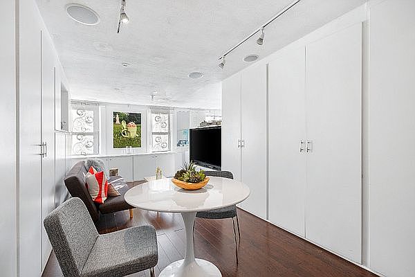 1st image of 225 1st Ave #3R