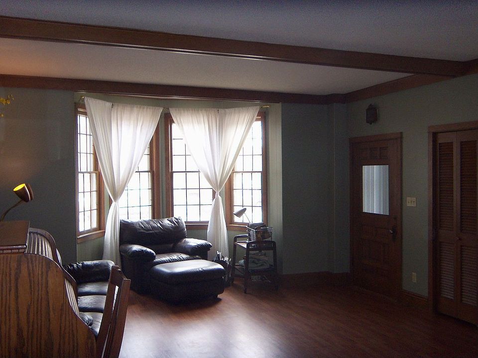1st image of 310 Oak St