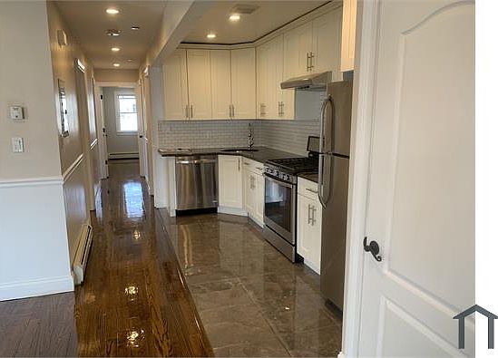 4th image of 13447 158th St #1