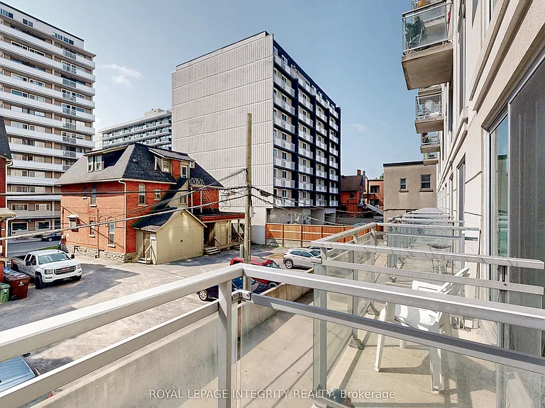 138 Somerset St W #203 — Photo 25