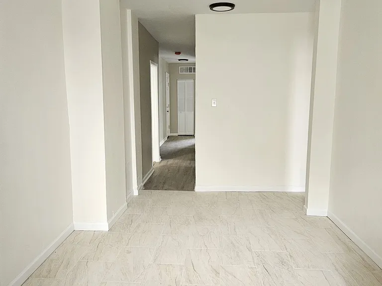 5887 Page Blvd #1E — Photo 11