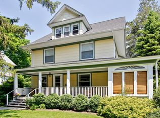 3 Roselle Ave, Pleasantville, NY 10570