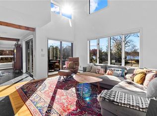 8 Linden Rd, Barrington, RI 02806