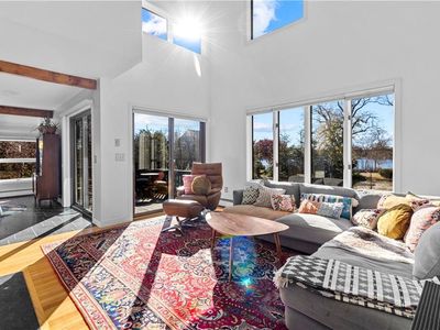 8 Linden Rd, Barrington, RI, 02806