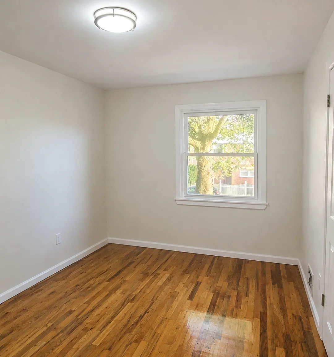4 bed, 2.5 bath, 3374 sqft, $4,500 — Photo 4