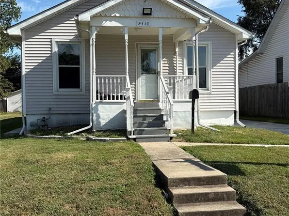 2440 Iowa St, Granite City, IL 62040