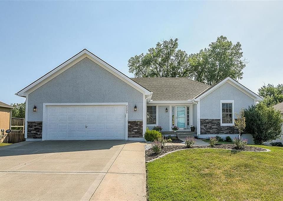 1st image of 2205 Hidden Valley Dr