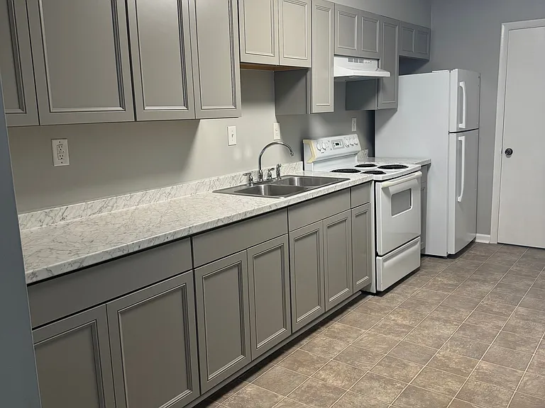 1 College Cres — Photo 11