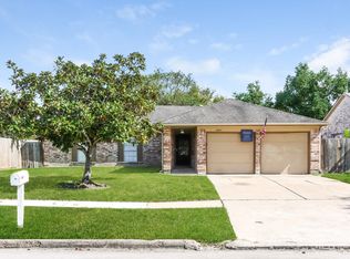 10547 Huntington Estates Dr, Houston, TX 77099