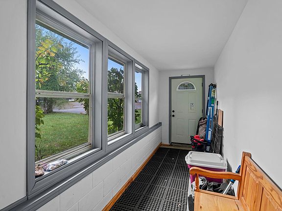 4th image of 928 1st St