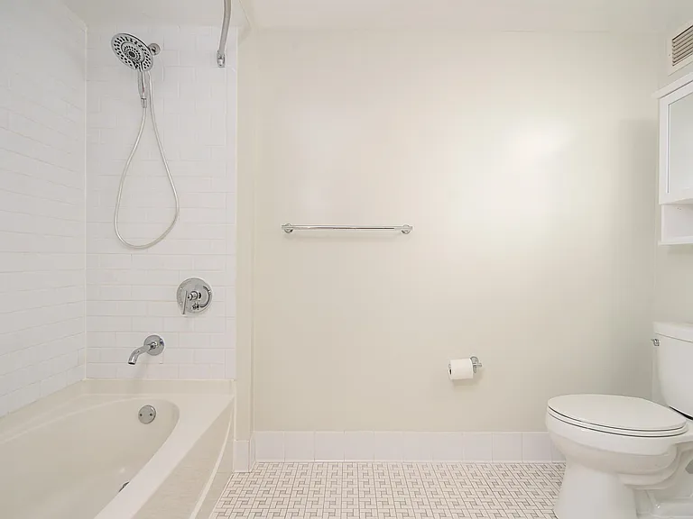 700 Grove St #4S — Photo 16