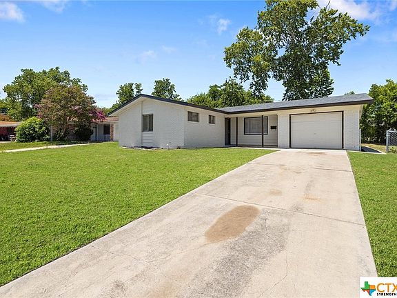 3rd image of 1503 Meadow Dr