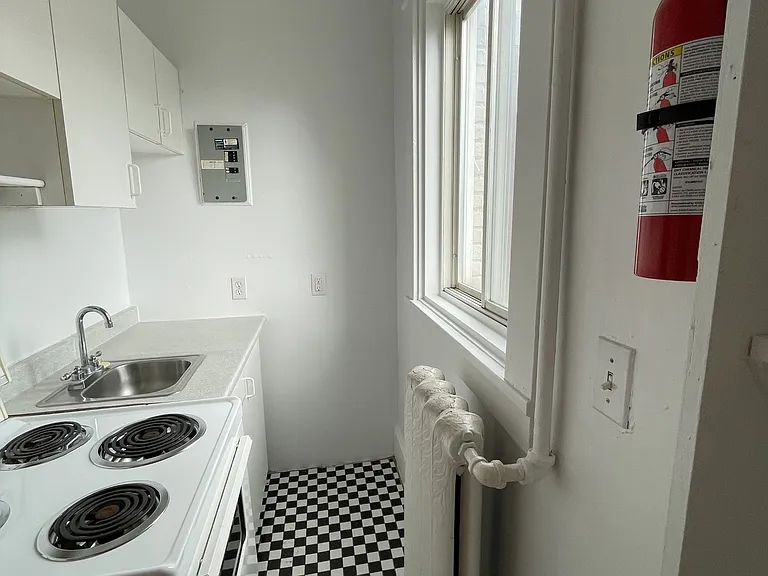 318 Cooper St #21 — Photo 6