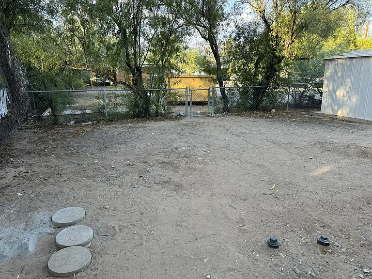 2205 E Blacklidge Dr — Photo 18