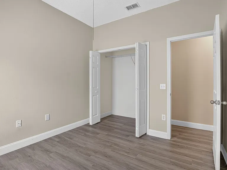 121 Aurelia Ct — Photo 37