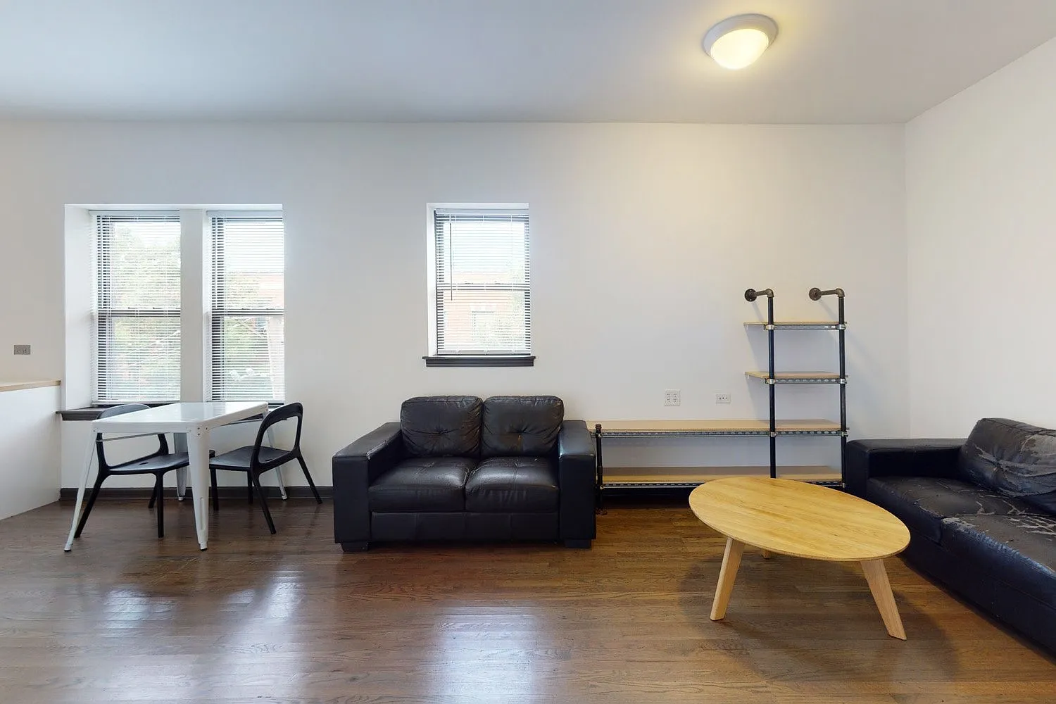 5300 S. Drexel Avenue — Photo 3