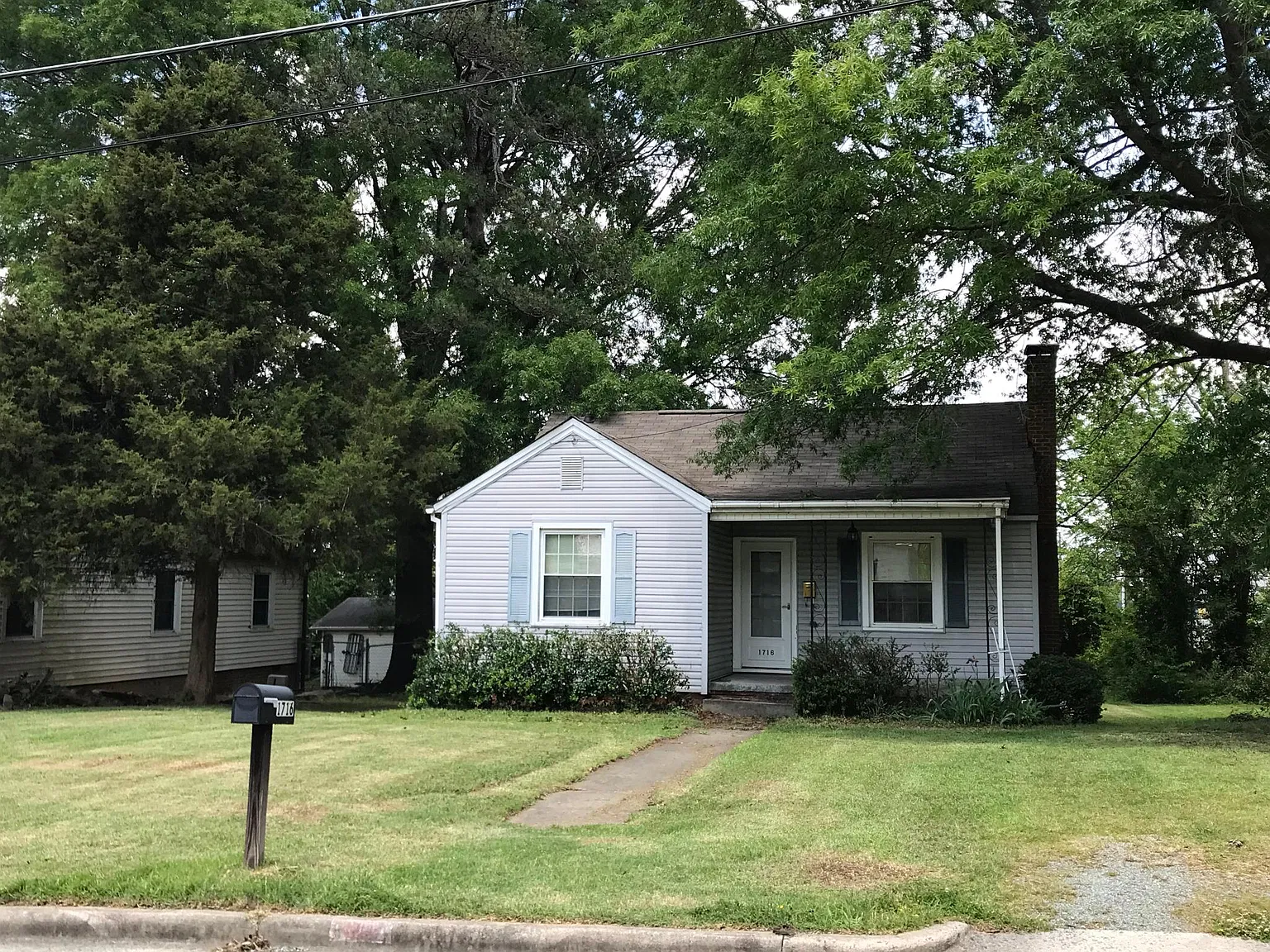 1716 Hedge Street — Photo 2