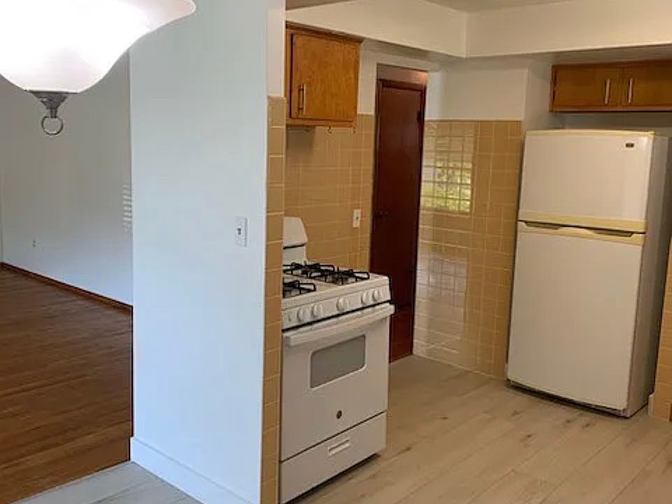 1st image of 4558 Effie Rd