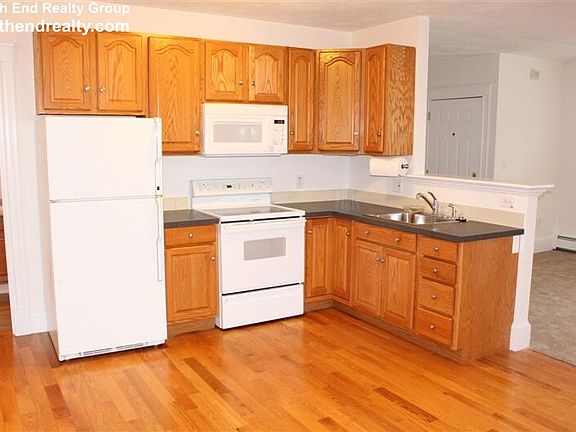3rd image of 341 Lynn St #1