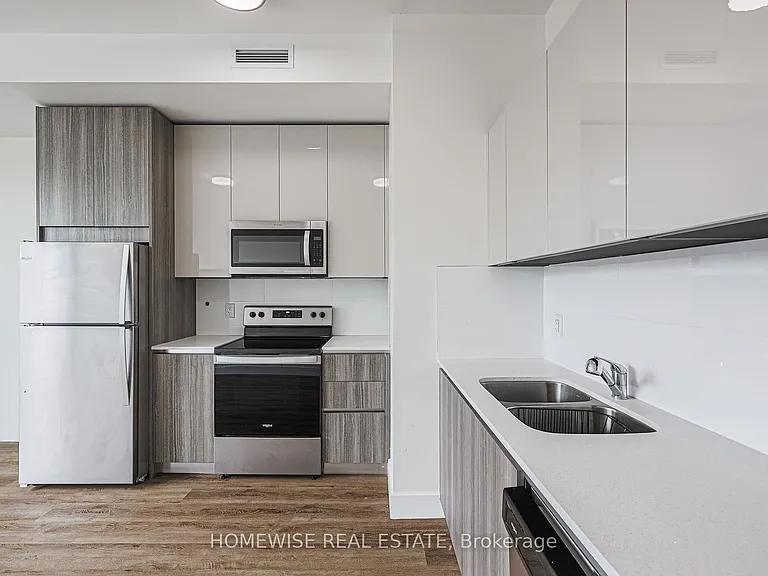 3020 Dundas St W #204 — Photo 7