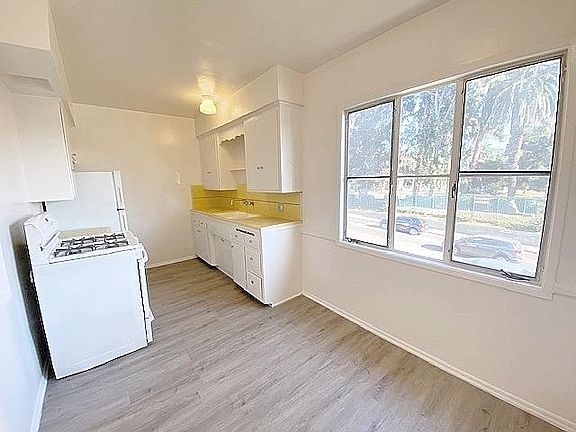 3rd image of 4919 Beverly Blvd APT 6