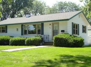 901 Douglas Trl, Madison, WI 53716