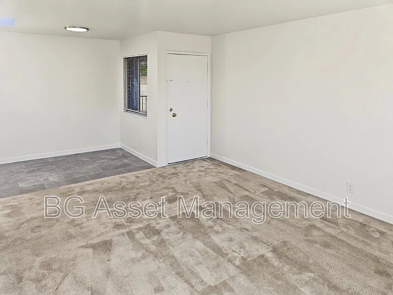 2 bed, 1.0 bath, 950 sqft, $2,350 — Photo 3