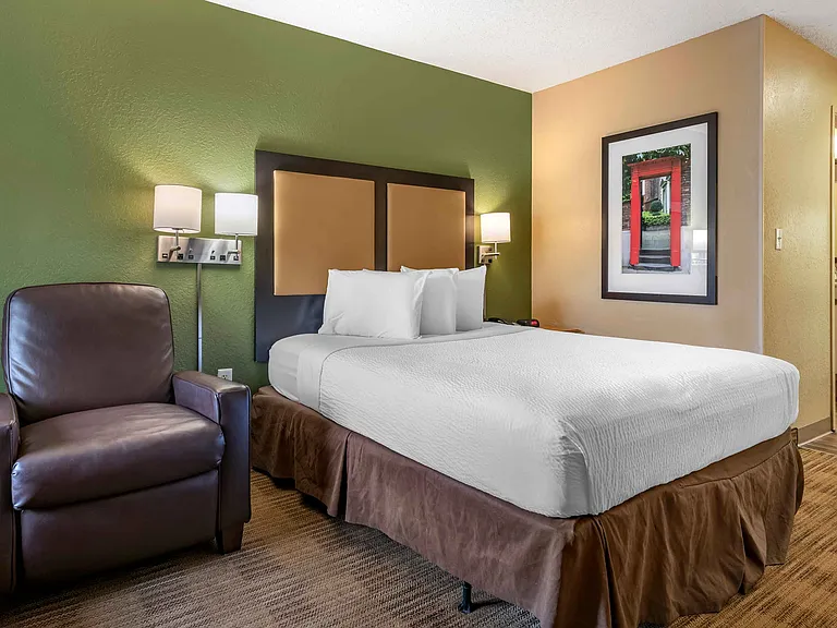 Studio Suite - 1 Queen Bed