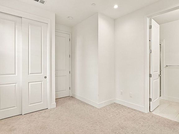 5th image of 308 Marquetta Cir