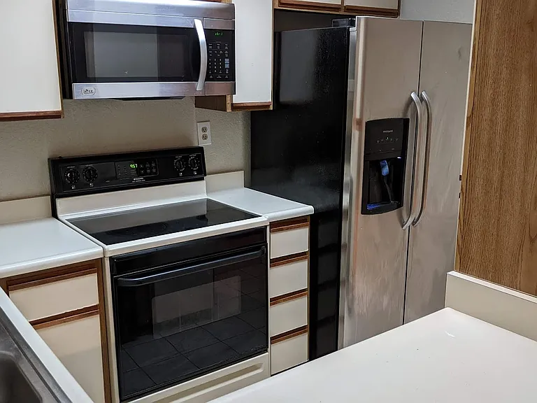 11321 Avenida De Los Lobos #E — Photo 14
