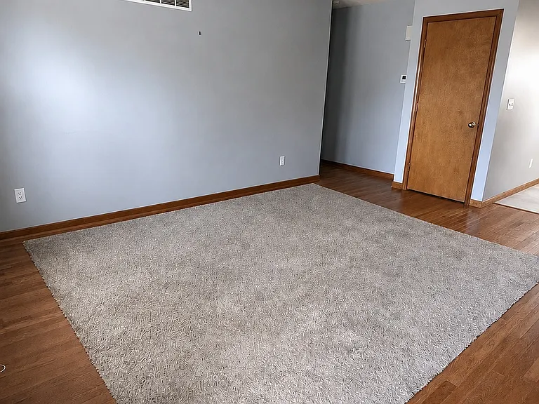 227 E Colleen Dr — Photo 2
