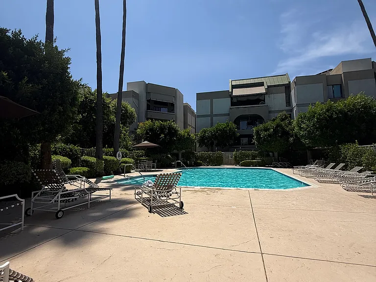 5345 White Oak Ave #G — Photo 39