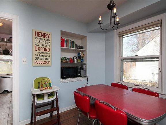 5th image of 2480 Fernwood Ave