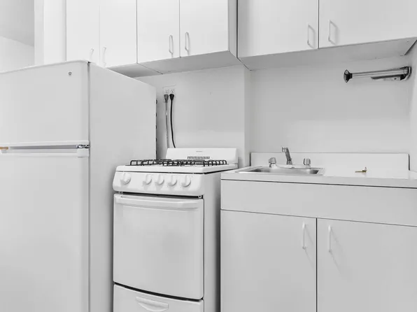 429 East 65th Street image 4 of 7