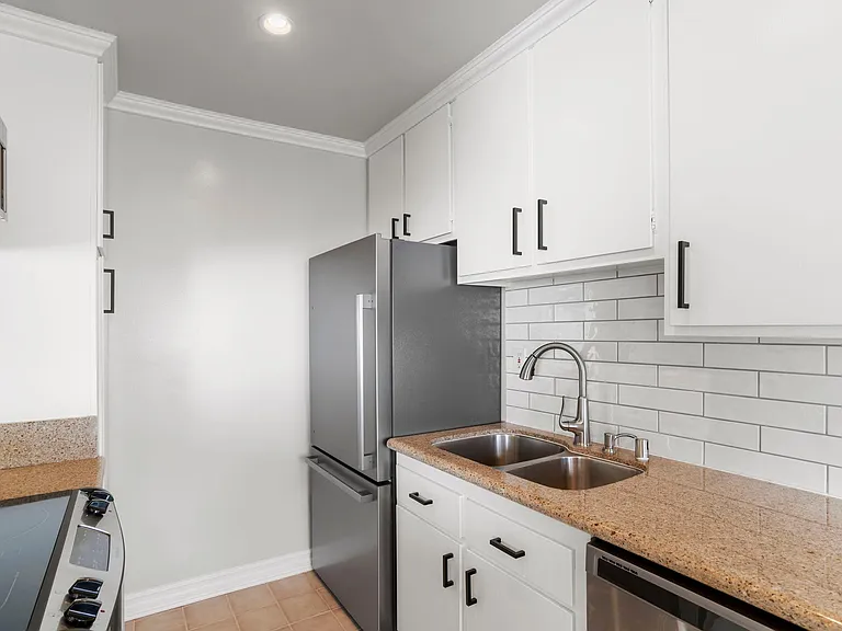 11639 Chenault St #501 — Photo 6