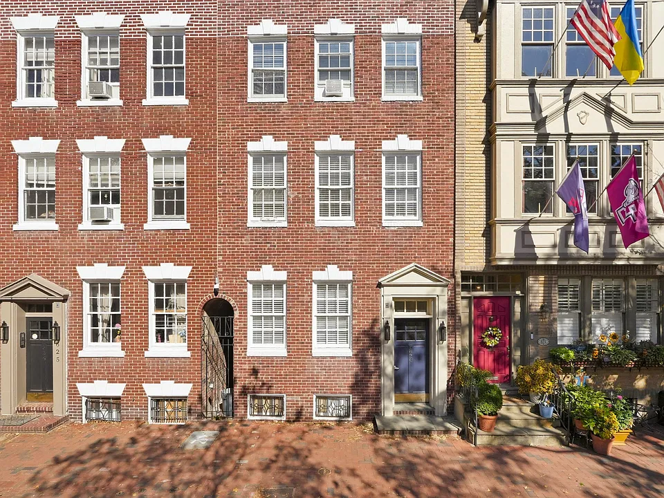 623 Pine St #2R