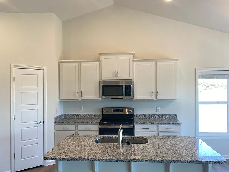960 Country Club Rd — Photo 6
