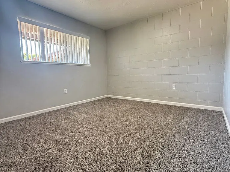 Parkside Apartments — Photo 12