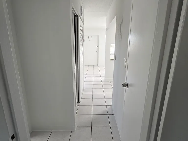 1150 NE 17th Ct — Photo 21