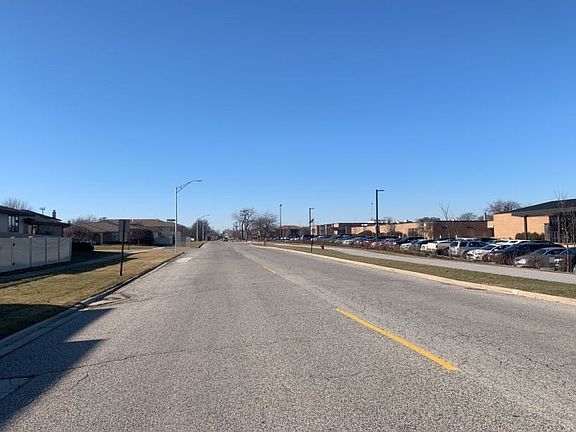 4th image of 10700 S Long Ave