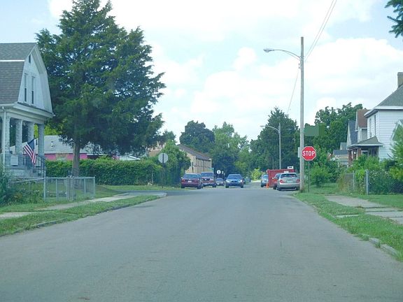 4th image of 949 Campbell Ave